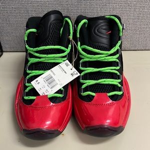 Reebok Question Mid size 8.5 red and black